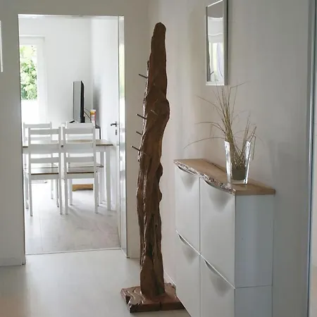 Port Modern Retreat